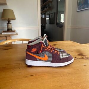 Air Jordan 1 Mid SE GS (plaid)